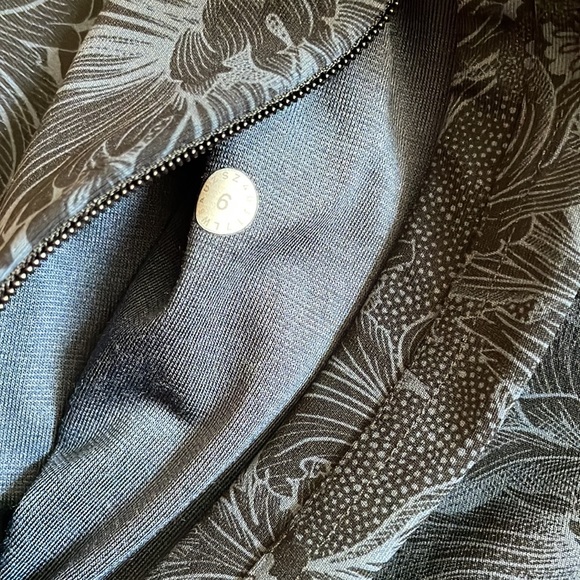 Lululemon legginngs - Picture 6 of 6